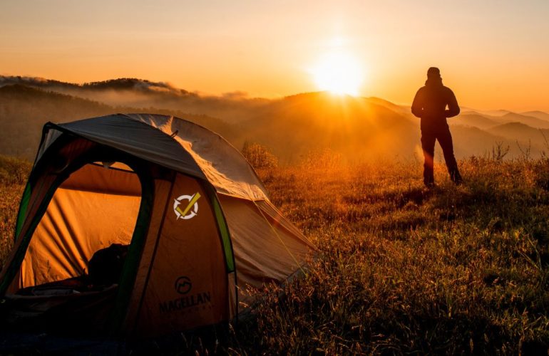 outdoor, randonnée, alpinisme, camping, équipement, nature, sport, aventures, sac à dos, chaussures, tentes, cordes, piolets, crampons, harnais, réchauds, lampes frontales, ustensiles, livraison rapide, service clientèle