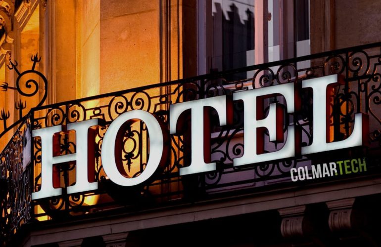 hébergement de luxe, Colmar, Alsace, hôtel 5 étoiles, châteaux, manoirs, hôtel romantique, escapade, voyage de noces, La Maison des Têtes, GAIA Hotel Basel Colmar, Hôtel Turenne, L'Esquisse Hotel & Spa Colmar, MGallery, séjour de luxe, chambre luxueuse, vieille ville, spa, élégant, moderne, atmosphère intime